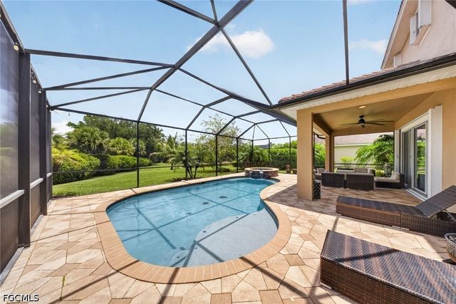 3330 Banyon Hollow LOOP, North Fort Myers, FL 33903