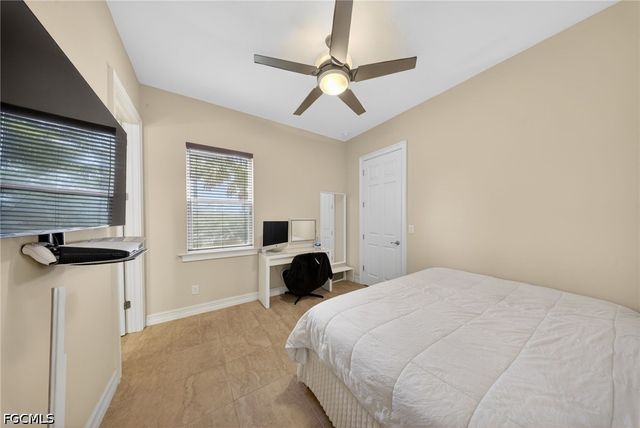 3330 Banyon Hollow LOOP, North Fort Myers, FL 33903