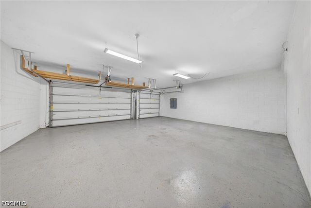 3330 Banyon Hollow LOOP, North Fort Myers, FL 33903