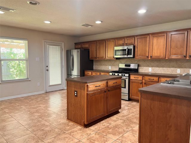 174 Fairwind Trail Drive, The Woodlands, TX 77385