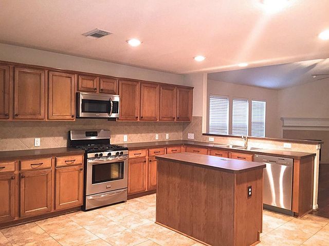 174 Fairwind Trail Drive, The Woodlands, TX 77385