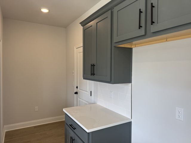 132 Dahlia Dr, La Vergne, TN 37086