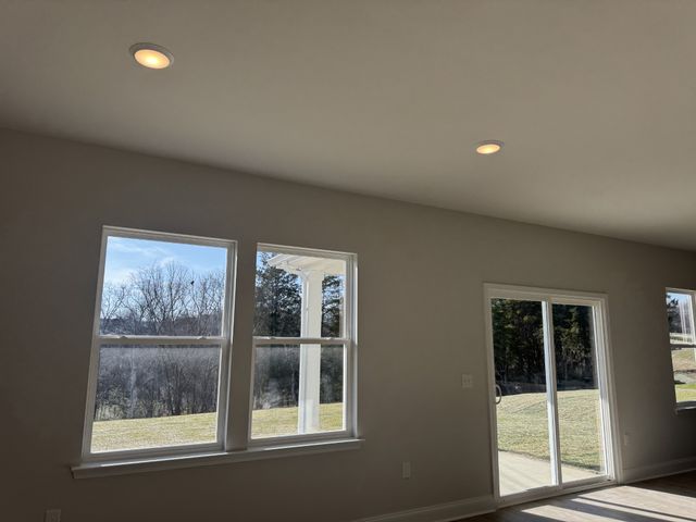 132 Dahlia Dr, La Vergne, TN 37086