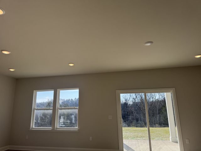 132 Dahlia Dr, La Vergne, TN 37086