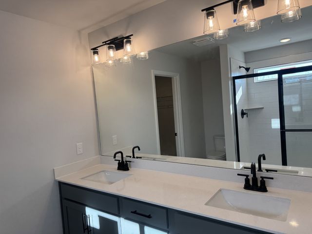 132 Dahlia Dr, La Vergne, TN 37086