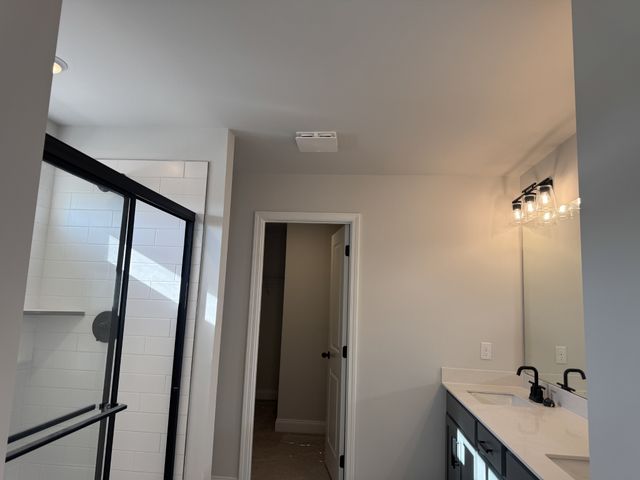 132 Dahlia Dr, La Vergne, TN 37086