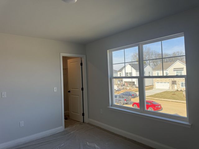 132 Dahlia Dr, La Vergne, TN 37086