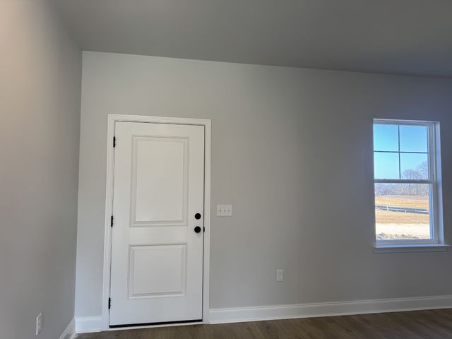 132 Dahlia Dr, La Vergne, TN 37086