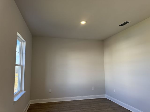 132 Dahlia Dr, La Vergne, TN 37086