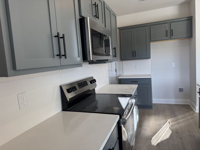 132 Dahlia Dr, La Vergne, TN 37086