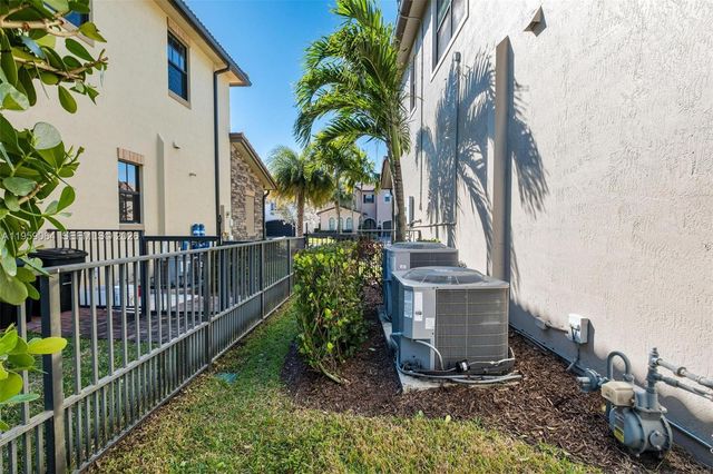 11475 E Watercrest Cir E, Parkland, FL 33076