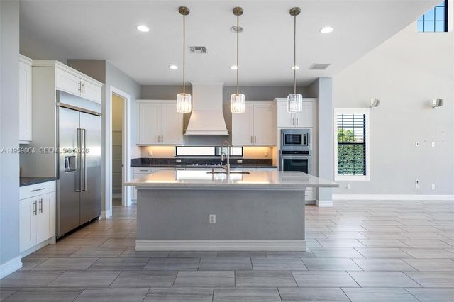 11475 E Watercrest Cir E, Parkland, FL 33076