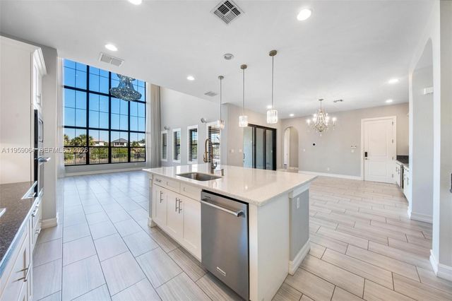 11475 E Watercrest Cir E, Parkland, FL 33076