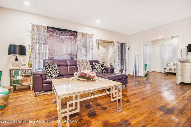 922 E Michigan Avenue, East Lansing, MI 48823