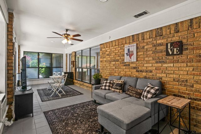 1801 N Fairway, Mount Pleasant, TX 75455
