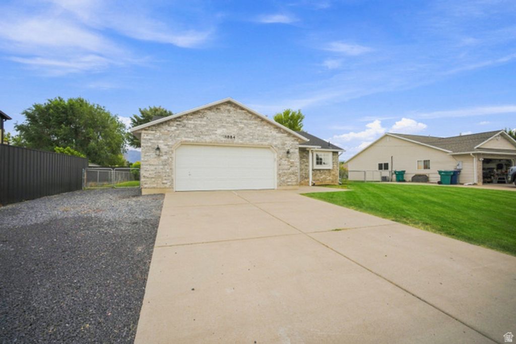 5084 S 3500 W, Roy, UT 84067 — photo 2