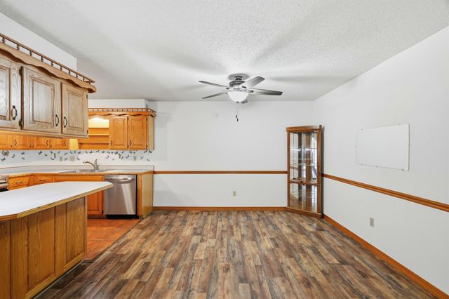 180 Wilshire Drive 88, Hollister, MO 65672