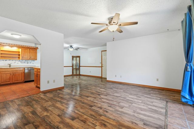 180 Wilshire Drive 88, Hollister, MO 65672