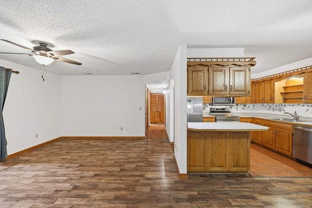 180 Wilshire Drive 88, Hollister, MO 65672