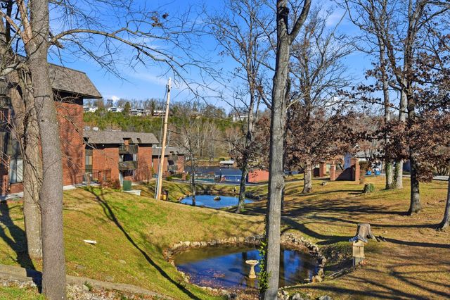 180 Wilshire Drive 88, Hollister, MO 65672