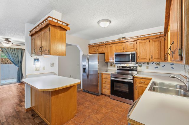 180 Wilshire Drive 88, Hollister, MO 65672