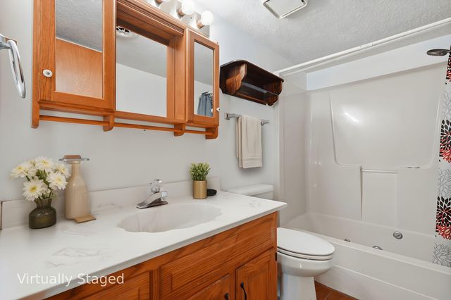 180 Wilshire Drive 88, Hollister, MO 65672