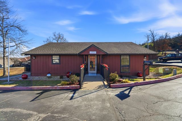 180 Wilshire Drive 88, Hollister, MO 65672