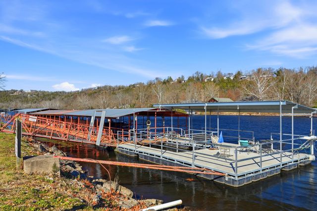 180 Wilshire Drive 88, Hollister, MO 65672