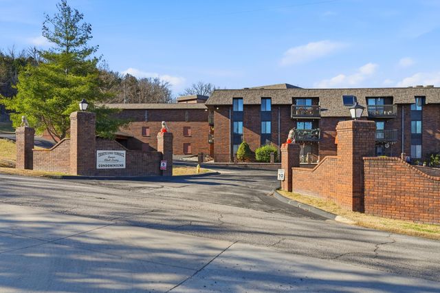 180 Wilshire Drive 88, Hollister, MO 65672