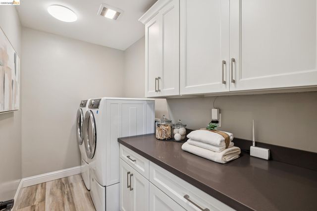 230 Valley Dr, Pleasant Hill, CA 94523