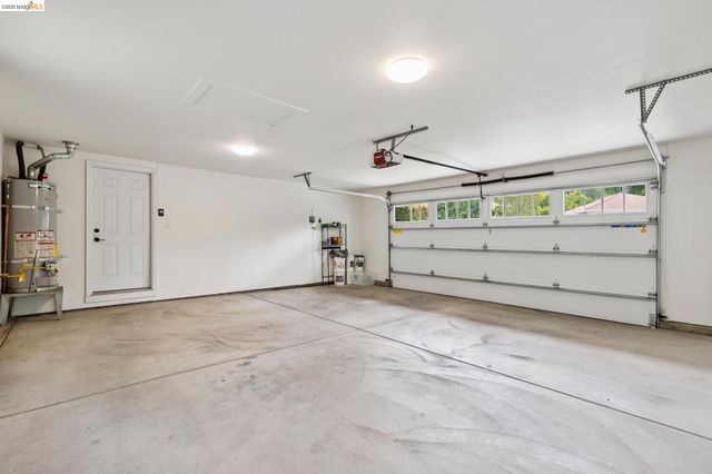 230 Valley Dr, Pleasant Hill, CA 94523