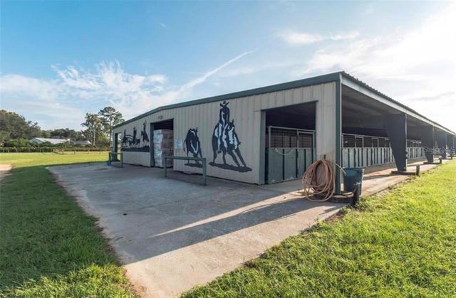 40812 GRAYS AIRPORT ROAD, Lady Lake, FL 32159