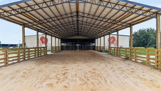 40812 GRAYS AIRPORT ROAD, Lady Lake, FL 32159