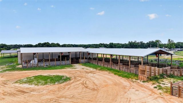 40812 GRAYS AIRPORT ROAD, Lady Lake, FL 32159
