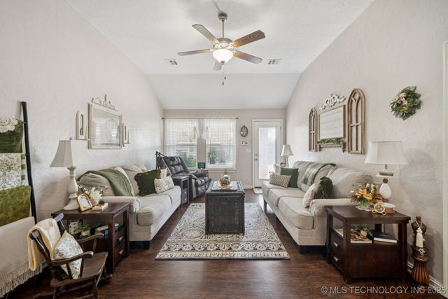 14659 S Nyssa Place, Glenpool, OK 74033