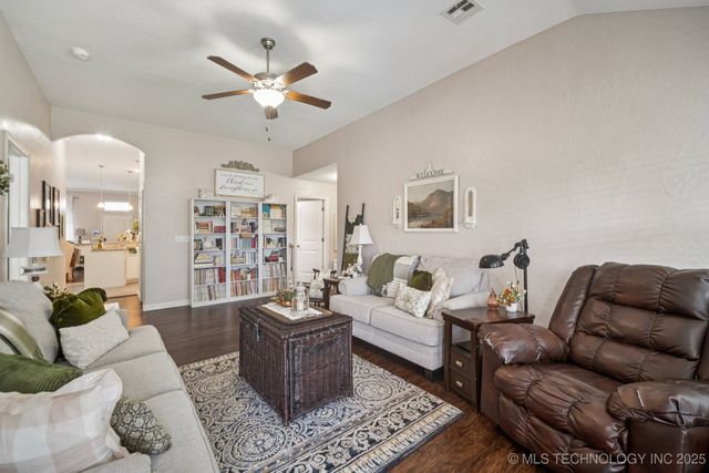 14659 S Nyssa Place, Glenpool, OK 74033