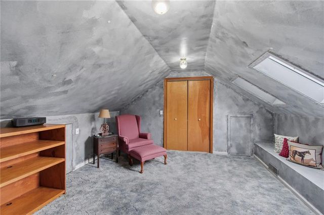 4021 Country Squire Road, Oak Grove, MO 64075