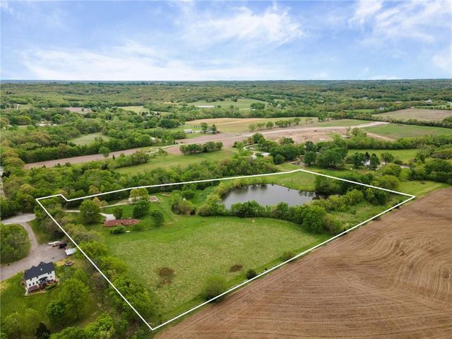 4021 Country Squire Road, Oak Grove, MO 64075