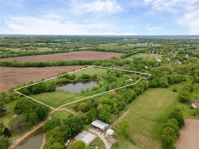 4021 Country Squire Road, Oak Grove, MO 64075