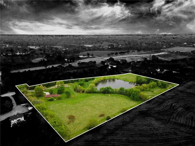 4021 Country Squire Road, Oak Grove, MO 64075