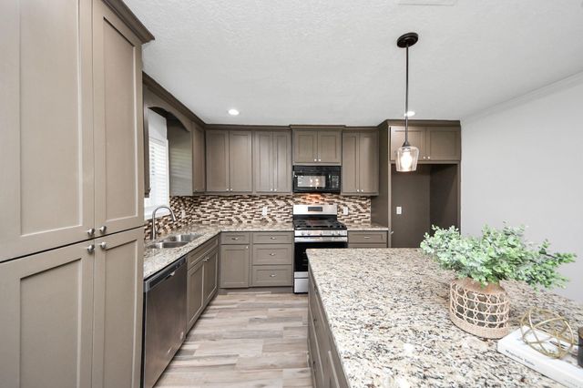 11410 Rockford Drive, Houston, TX 77048