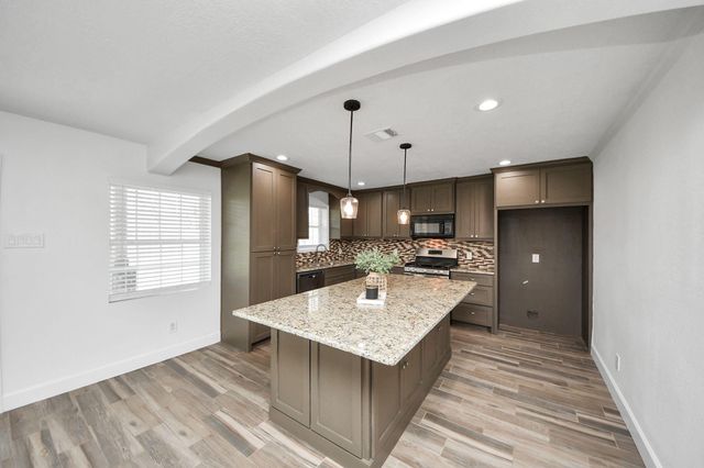 11410 Rockford Drive, Houston, TX 77048