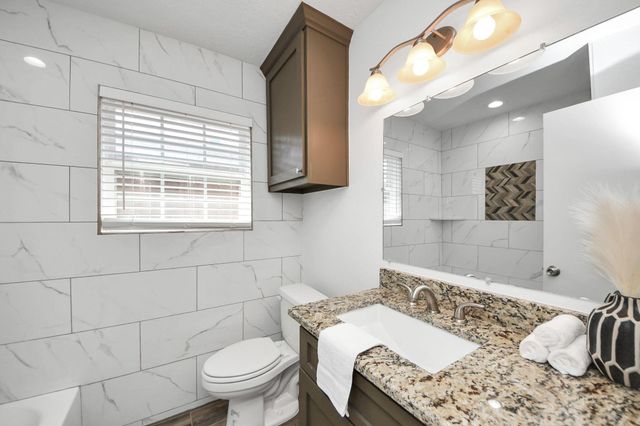 11410 Rockford Drive, Houston, TX 77048