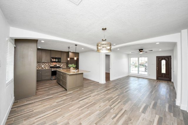 11410 Rockford Drive, Houston, TX 77048