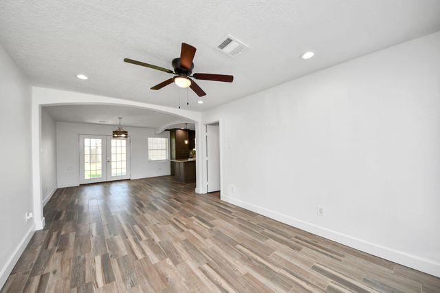 11410 Rockford Drive, Houston, TX 77048