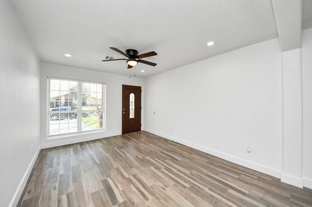 11410 Rockford Drive, Houston, TX 77048