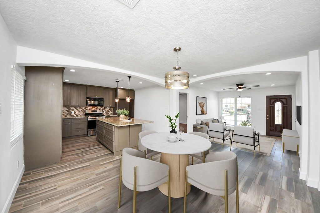 11410 Rockford Drive, Houston, TX 77048