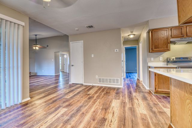 327 Southerland Avenue, Mesquite, TX 75150
