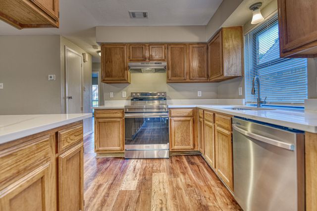 327 Southerland Avenue, Mesquite, TX 75150