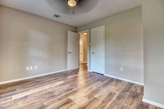 327 Southerland Avenue, Mesquite, TX 75150